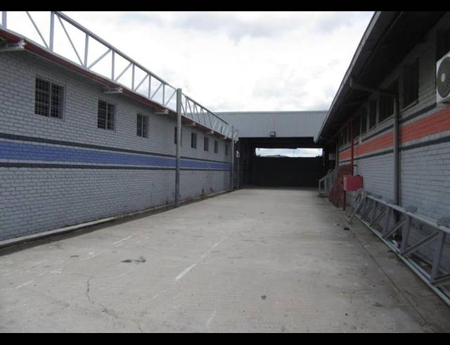 6,000M² WAREHOUSE FOR SALE IN OOS EINDE